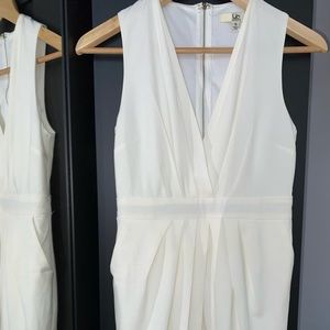 Women cream dress with back zipper sleeveless